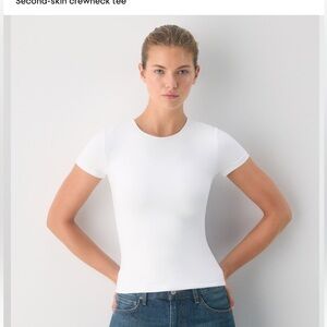 Aritzia Contour Tee